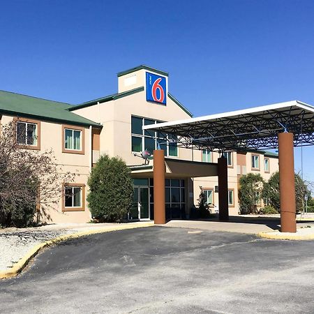 Motel 6-Minonk, Il Luaran gambar