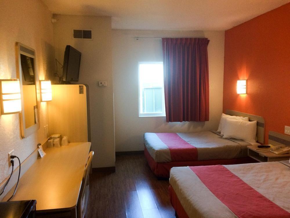 Motel 6-Minonk, Il Luaran gambar